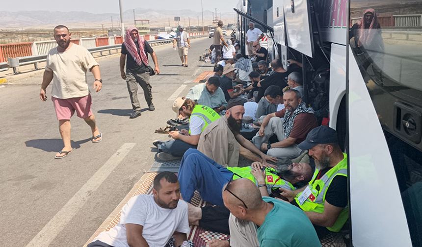 Şanlıurfa'dan Geçen Filistin Konvoyu, Irak'ın İbrahim Halil Sınır Kapısı’na Ulaştı