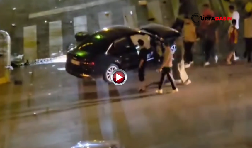 Şanlıurfa'da Gece Vakti Kavşakta İki Otomobil Çarpıştı: 4 Yaralı