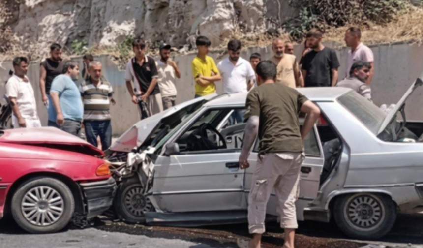 Şanlıurfa Birecik’te Tünel Çıkışında Kaza: 4 Yaralı
