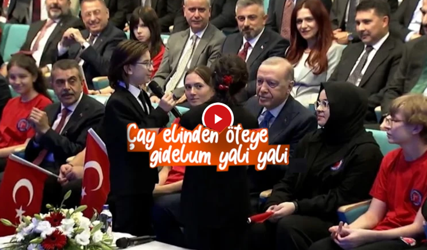 Öğrenciler, Cumhurbaşkanı Erdoğan İle Türkü Söyledi