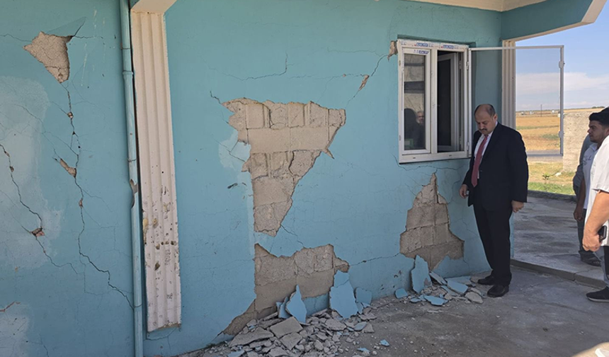 Başkan Gülpınar, Şanlıurfa'daki Depremin Merkez Üssü Pınarbaşı Mahallesinde