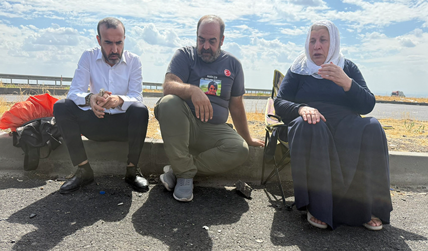 Emine Şenyaşar, Yürüyüş Başlatan Narin'in Babasını Siverek Yakınlarında Ziyaret Etti