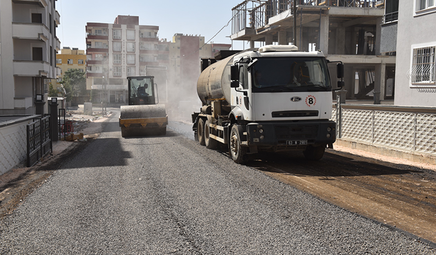 Siverek'te Ulaşım Konforunu Artıran Yol Yapım ve Asfaltlama Çalışmaları Sürüyor