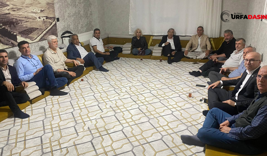 Şair ve Yazar Mehmet Kurtoğlu'ndan Şanlıurfa'da Edebiyat Fikir Sohbetleri