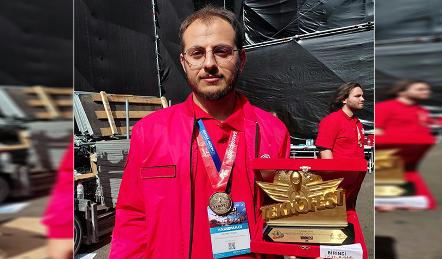 Harranlı Gençten Büyük Başarı: TEKNOFEST Şanlıurfa'da Türkiye Birincisi Oldu