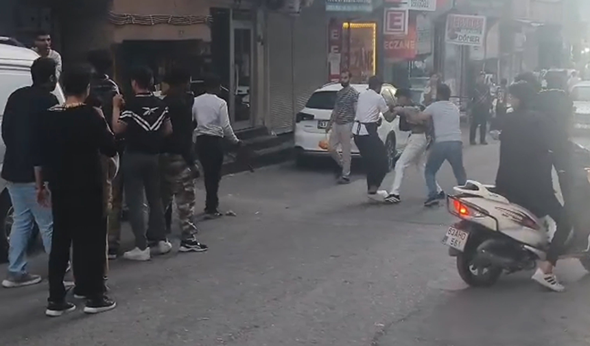 Şanlıurfa'da İki Grup Arasında Sopalı Bıçaklı Kavga: 3 Yaralı