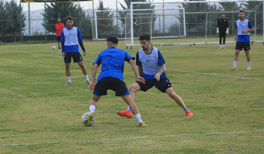 Ligde İyi Gitmeyen Şanlıurfaspor'da İki Futbolcu Sakatlandı