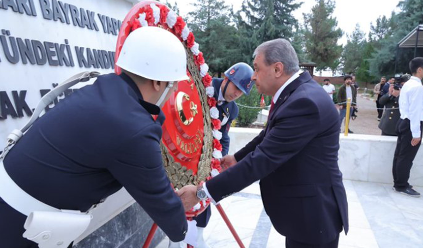Şanlıurfa'da 29 Ekim Cumhuriyet Bayramı Kapsamında Şehitlikte Tören Düzenlendi