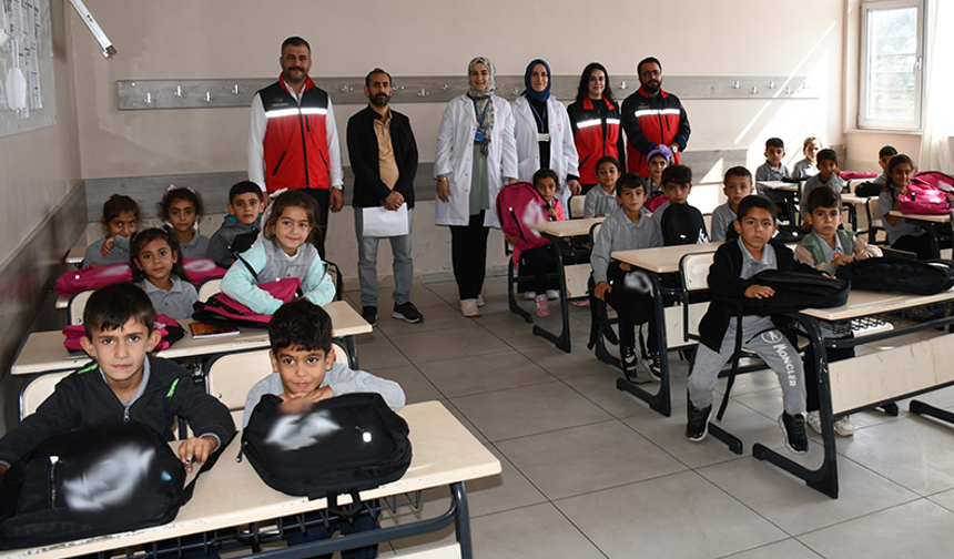 Siverek'te Bin 200 Öğrenciye Çanta ve Kırtasiye Desteği