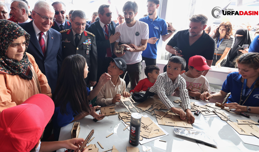 Bakan Güler, Şanlıurfa TEKNOFEST Alanında Stantları Ziyaret Etti