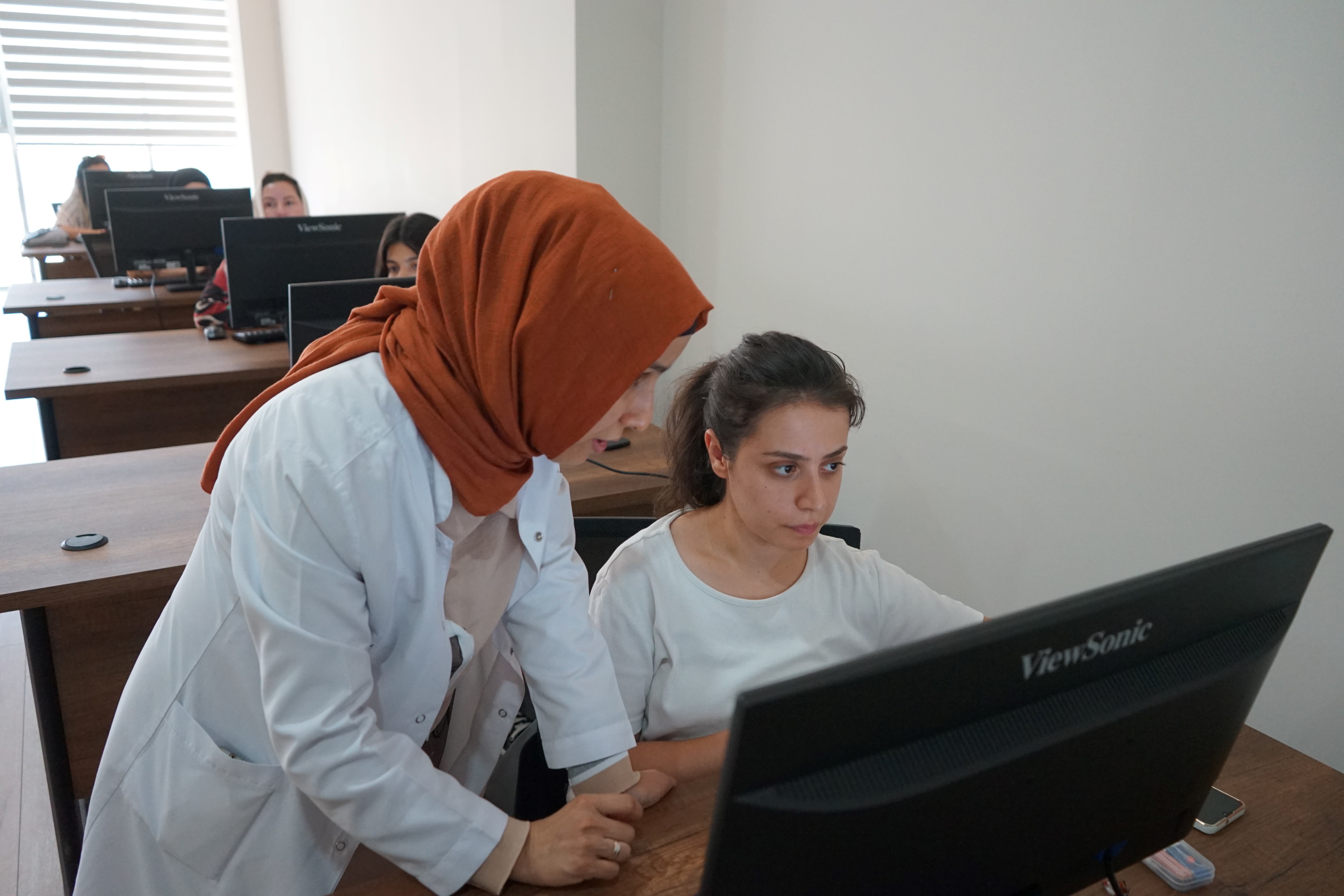 KKöprüBld - Karaköprü'de kadınlar zamanını bilgisayar eğitimiyle değerlendiriyor (6