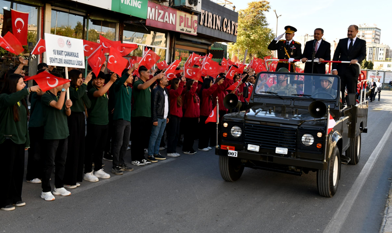 Cumhuriyet Kutlaması Araçla