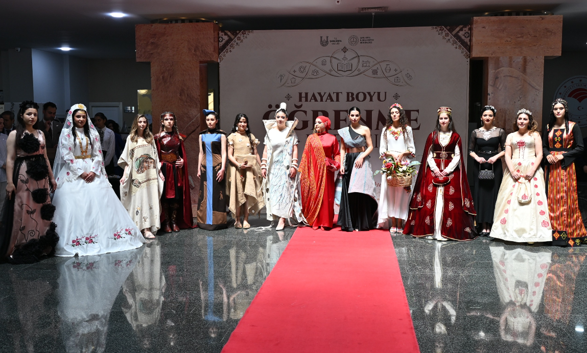 Hayat Boyu Defile